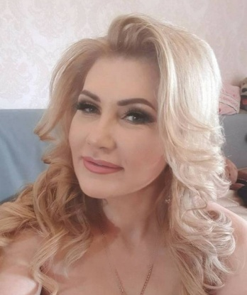 София, 42 года